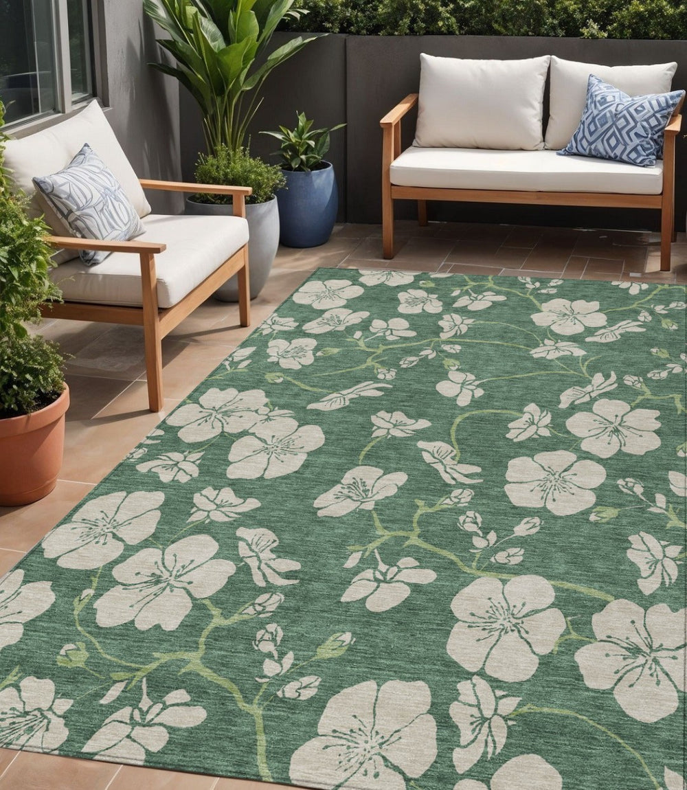 HomeRoots 5' Sage and Ivory Floral Area Rug - Durable, Washable Indoor-Outdoor Design for Stylish Spaces 5' X 8' 600049