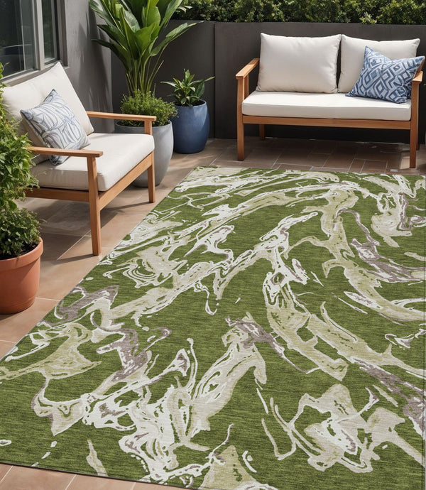 Homeroots 3' Artichoke Green And Ivory Abstract Washable Rug For Indoor And Outdoor Use - Stylish And Durable 5' X 8' Polyester 600115