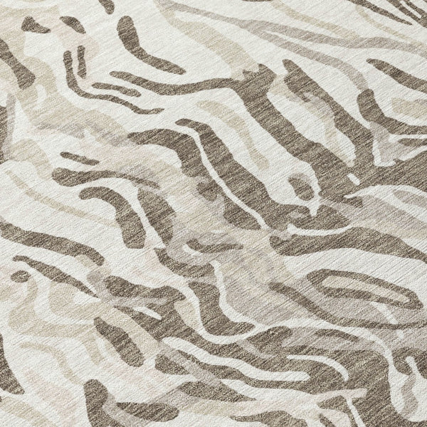 Homeroots 3' Beige Brown And Ivory Abstract Washable Area Rug For Indoor Or Outdoor Comfort And Style 8' Round Polyester 600302