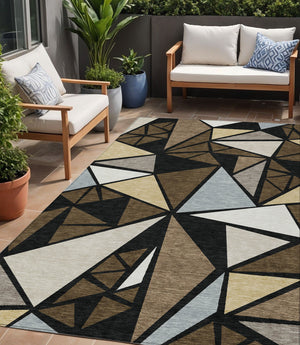 Homeroots 3' Stylish Geometric Artichoke Green And Aqua Washable Area Rug For Indoor And Outdoor Spaces 5' X 8' Polyester 600361