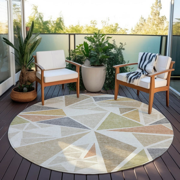 Homeroots 3' Stylish Geometric Artichoke Green And Aqua Washable Area Rug For Indoor And Outdoor Spaces 8' Round Polyester 600374