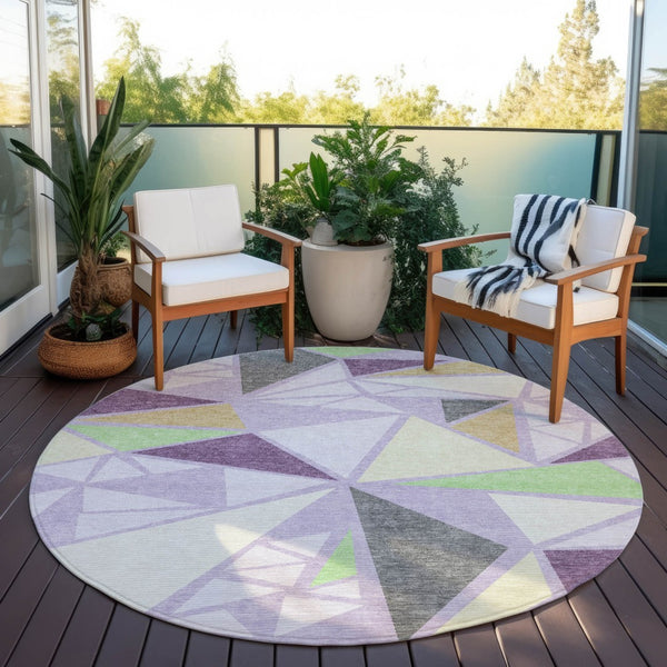 Homeroots 3' Stylish Geometric Artichoke Green And Aqua Washable Area Rug For Indoor And Outdoor Spaces 8' Round Polyester 600380