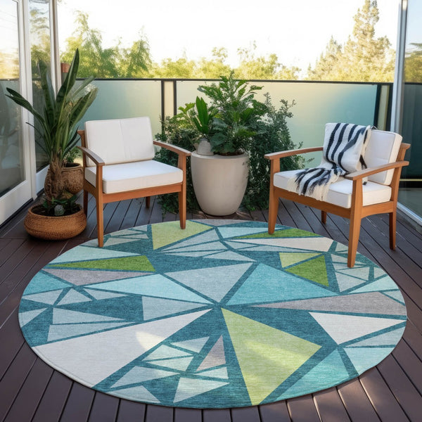 Homeroots 3' Stylish Geometric Artichoke Green And Aqua Washable Area Rug For Indoor And Outdoor Spaces 8' Round Polyester 600398