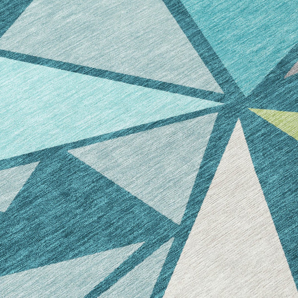 Homeroots 3' Stylish Geometric Artichoke Green And Aqua Washable Area Rug For Indoor And Outdoor Spaces 8' Round Polyester 600398