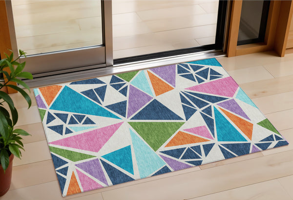 Homeroots 3' Stylish Geometric Artichoke Green And Aqua Washable Area Rug For Indoor And Outdoor Spaces 3' X 5' Polyester 600408