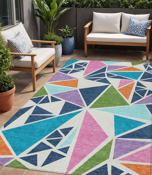 Homeroots 3' Stylish Geometric Artichoke Green And Aqua Washable Area Rug For Indoor And Outdoor Spaces 5' X 8' Polyester 600409