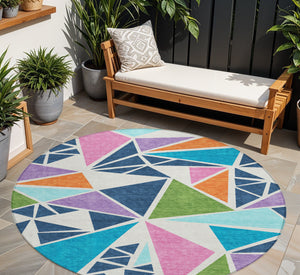 Homeroots 3' Stylish Geometric Artichoke Green And Aqua Washable Area Rug For Indoor And Outdoor Spaces 8' Round Polyester 600410
