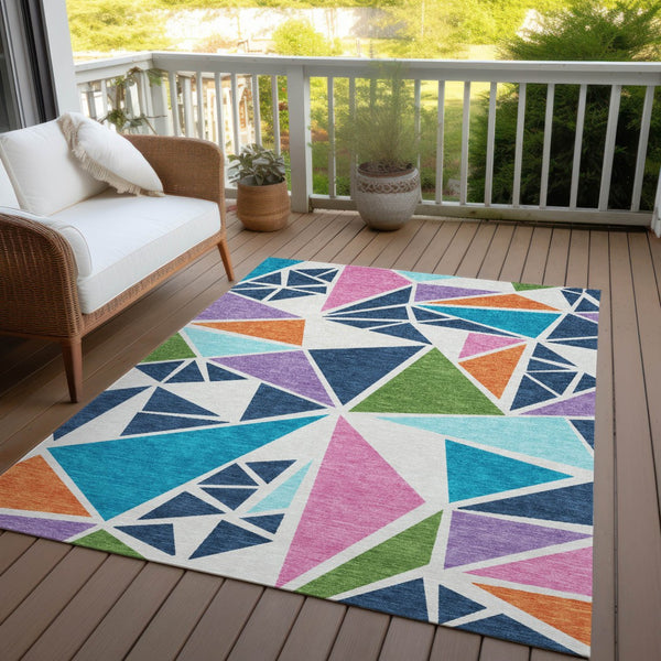 Homeroots 3' Stylish Geometric Artichoke Green And Aqua Washable Area Rug For Indoor And Outdoor Spaces 8' X 10' Polyester 600411