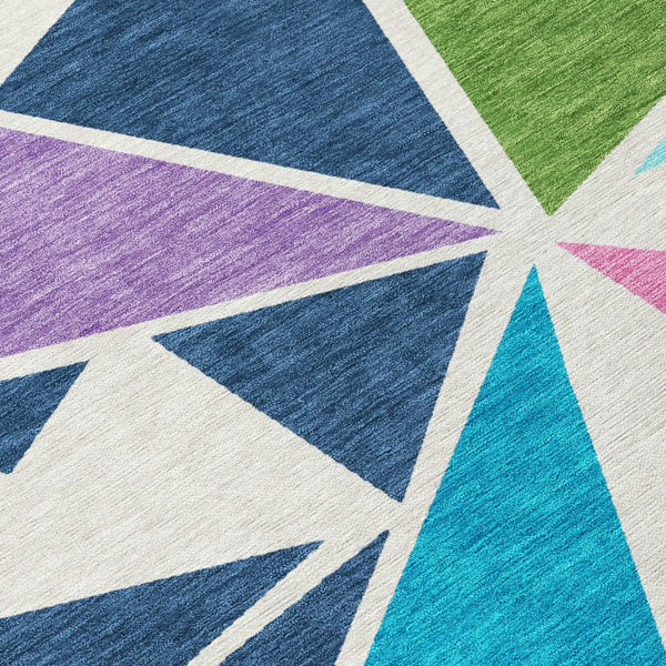 Homeroots 3' Stylish Geometric Artichoke Green And Aqua Washable Area Rug For Indoor And Outdoor Spaces 10' X 14' Polyester 600413