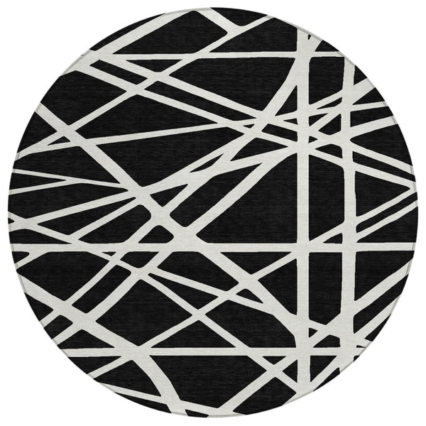 HomeRoots 5' Black and Ivory Geometric Area Rug - Stylish, Washable, Durable Design for Indoor and Outdoor Use 8' Round 600422