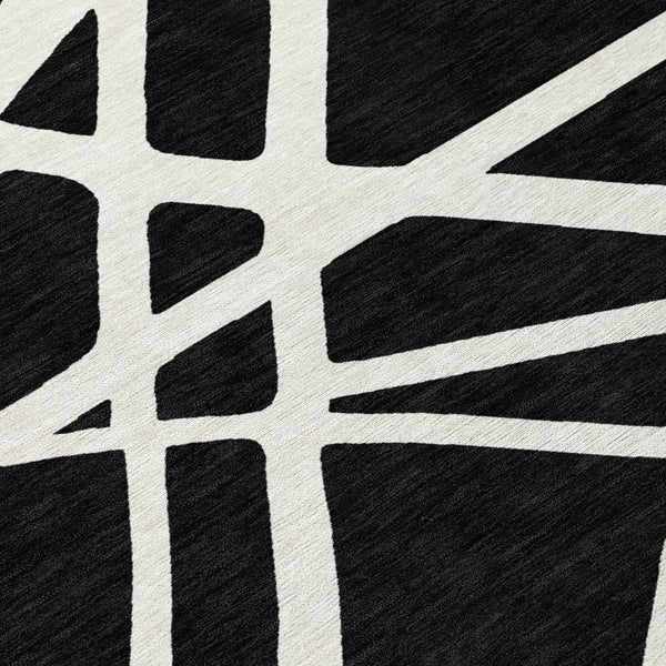 Homeroots 3' Stylish Beige And Ivory Geometric Washable Area Rug For Indoor And Outdoor Spaces - Durable Design 8' Round Polyester 600422