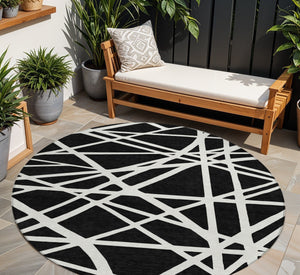 Homeroots 3' Stylish Beige And Ivory Geometric Washable Area Rug For Indoor And Outdoor Spaces - Durable Design 8' Round Polyester 600422