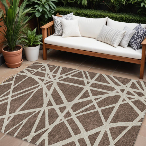 Homeroots 3' Stylish Beige And Ivory Geometric Washable Area Rug For Indoor And Outdoor Spaces - Durable Design 9' X 12' Polyester 600430