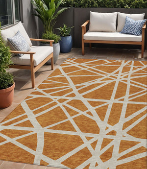 Homeroots 3' Stylish Beige And Ivory Geometric Washable Area Rug For Indoor And Outdoor Spaces - Durable Design 5' X 8' Polyester 600433