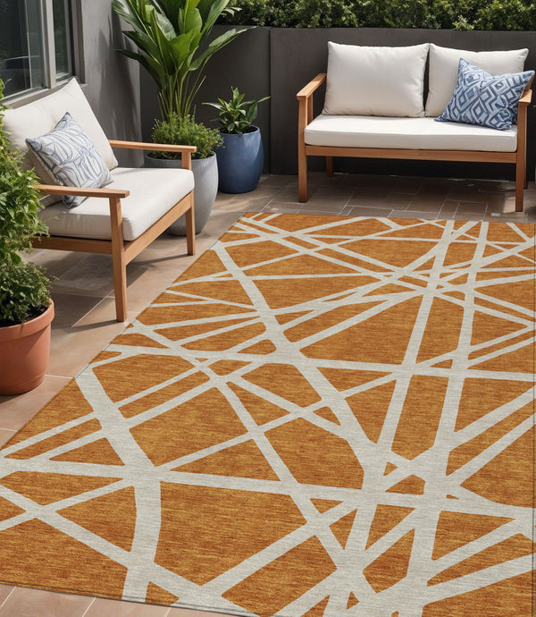 Homeroots 3' Stylish Beige And Ivory Geometric Washable Area Rug For Indoor And Outdoor Spaces - Durable Design 5' X 8' Polyester 600433