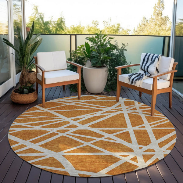 Homeroots 3' Stylish Beige And Ivory Geometric Washable Area Rug For Indoor And Outdoor Spaces - Durable Design 8' Round Polyester 600434