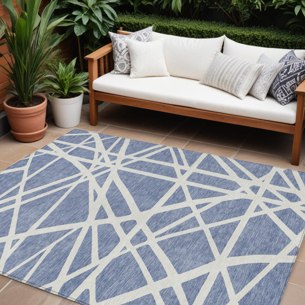 Homeroots 3' Stylish Beige And Ivory Geometric Washable Area Rug For Indoor And Outdoor Spaces - Durable Design 8' X 10' Polyester 600441