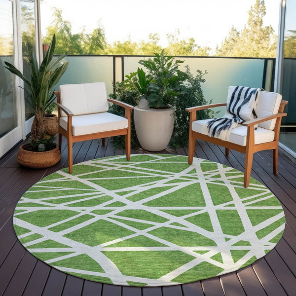 HomeRoots 5' Geometric Green and Ivory Washable Area Rug for Indoor Outdoor Use, Stylish and Durable Design 8' Round 600446