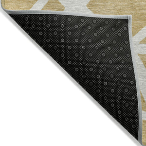 Homeroots 3' Stylish Beige And Ivory Geometric Washable Area Rug For Indoor And Outdoor Spaces - Durable Design 3' X 5' Polyester 600450