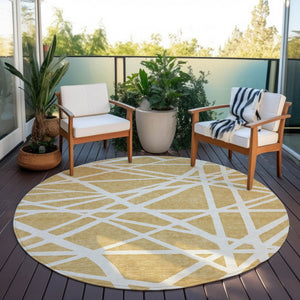 Homeroots 3' Stylish Beige And Ivory Geometric Washable Area Rug For Indoor And Outdoor Spaces - Durable Design 8' Round Polyester 600452