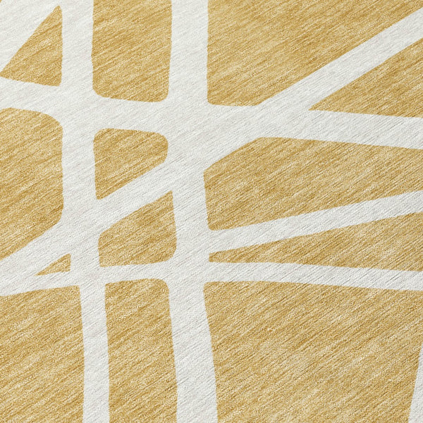 Homeroots 3' Stylish Beige And Ivory Geometric Washable Area Rug For Indoor And Outdoor Spaces - Durable Design 8' Round Polyester 600452