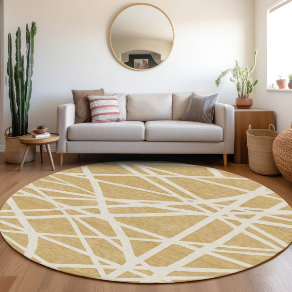 Homeroots 3' Stylish Beige And Ivory Geometric Washable Area Rug For Indoor And Outdoor Spaces - Durable Design 8' Round Polyester 600452
