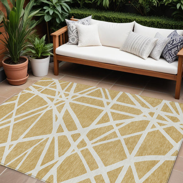 Homeroots 3' Stylish Beige And Ivory Geometric Washable Area Rug For Indoor And Outdoor Spaces - Durable Design 8' X 10' Polyester 600453