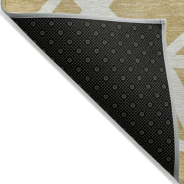 Homeroots 3' Stylish Beige And Ivory Geometric Washable Area Rug For Indoor And Outdoor Spaces - Durable Design 8' X 10' Polyester 600453