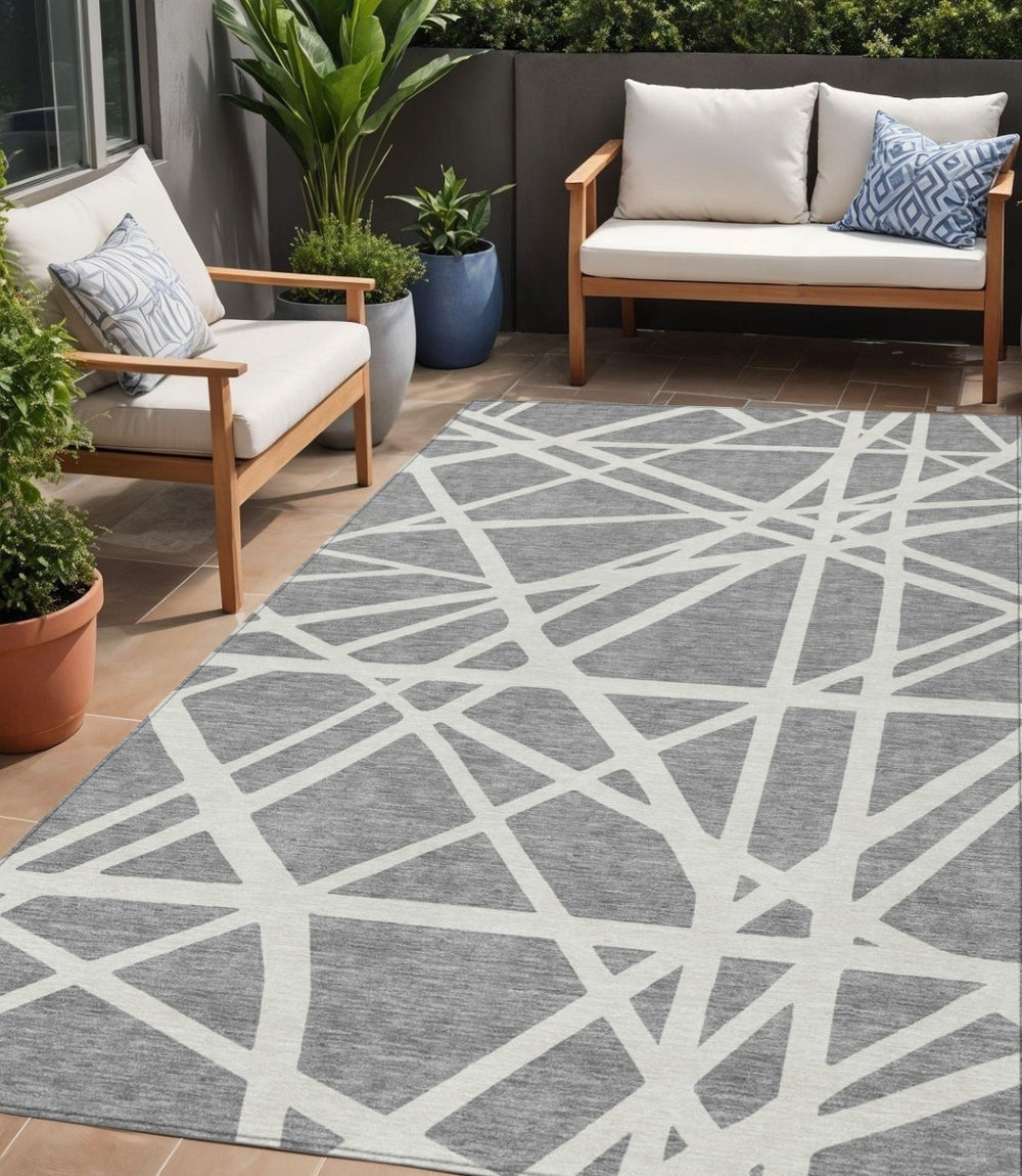 HomeRoots 5' Stylish Gray and Ivory Geometric Washable Area Rug for Indoor and Outdoor Spaces, Easy Care 5' X 8' 600457
