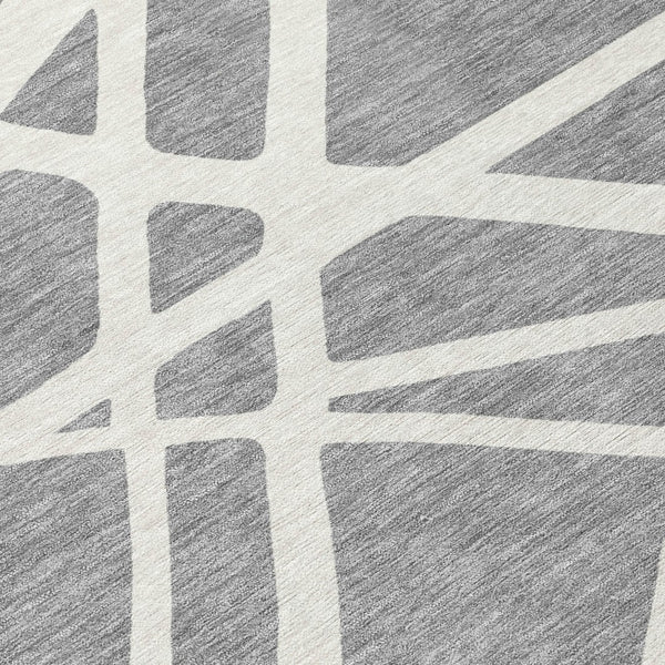 Homeroots 3' Stylish Beige And Ivory Geometric Washable Area Rug For Indoor And Outdoor Spaces - Durable Design 5' X 8' Polyester 600457