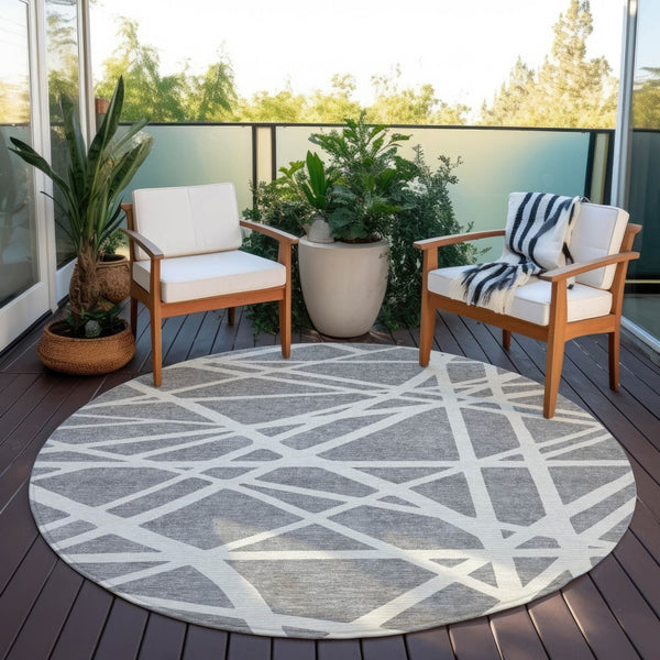 Homeroots 3' Stylish Beige And Ivory Geometric Washable Area Rug For Indoor And Outdoor Spaces - Durable Design 8' Round Polyester 600458