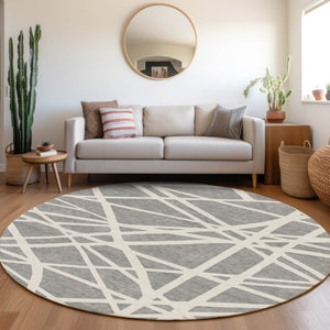 Homeroots 3' Stylish Beige And Ivory Geometric Washable Area Rug For Indoor And Outdoor Spaces - Durable Design 8' Round Polyester 600458