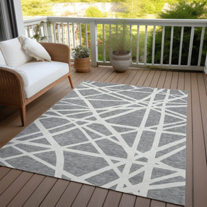 Homeroots 3' Stylish Beige And Ivory Geometric Washable Area Rug For Indoor And Outdoor Spaces - Durable Design 8' X 10' Polyester 600459