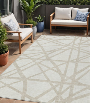 Homeroots 3' Stylish Beige And Ivory Geometric Washable Area Rug For Indoor And Outdoor Spaces - Durable Design 5' X 8' Polyester 600463