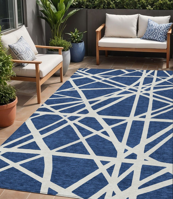 HomeRoots 5' Navy Blue and Ivory Geometric Area Rug - Stylish, Washable Rug for Indoor and Outdoor Spaces 5' X 8' 600475