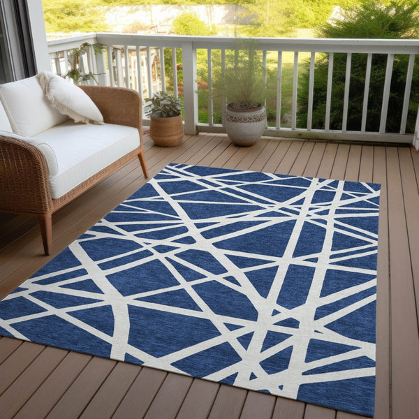 HomeRoots 5' Navy Blue and Ivory Geometric Area Rug - Stylish, Washable Rug for Indoor and Outdoor Spaces 5' X 8' 600475