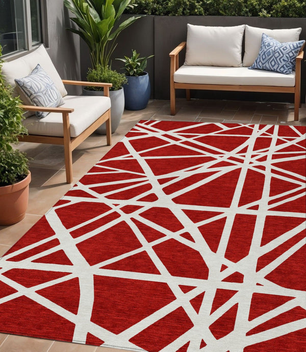 HomeRoots 5' Bold Red and Ivory Geometric Area Rug - Stylish, Washable, Durable for Indoor and Outdoor Use 5' X 8' 600487