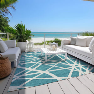 Homeroots 3' Stylish Beige And Ivory Geometric Washable Area Rug For Indoor And Outdoor Spaces - Durable Design 8' X 10' Polyester 600495