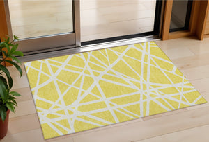 Homeroots 3' Stylish Beige And Ivory Geometric Washable Area Rug For Indoor And Outdoor Spaces - Durable Design 3' X 5' Polyester 600498