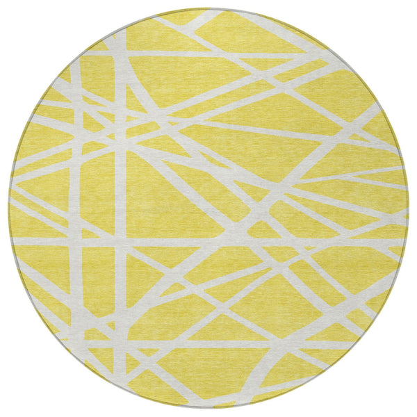 Homeroots 3' Stylish Beige And Ivory Geometric Washable Area Rug For Indoor And Outdoor Spaces - Durable Design 8' Round Polyester 600500
