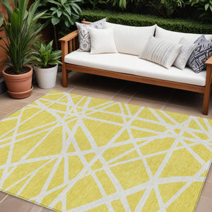 Homeroots 3' Stylish Beige And Ivory Geometric Washable Area Rug For Indoor And Outdoor Spaces - Durable Design 9' X 12' Polyester 600502