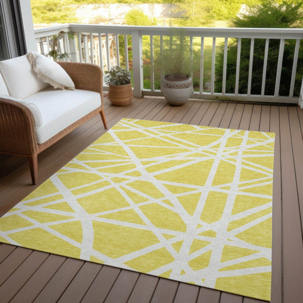 HomeRoots 9' X 12' Yellow Geometric Washable Indoor Outdoor Area Rug - Durable, Stylish, Easy-Care Design! 600502