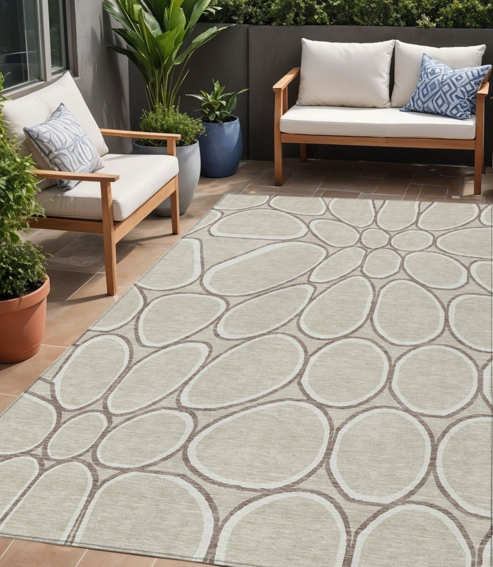 HomeRoots 5' Abstract Beige and Brown Area Rug – Durable, Washable Indoor/Outdoor Design for Stylish Spaces 5' X 8' 600511