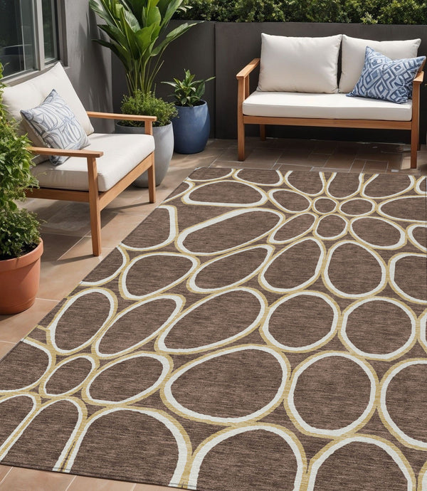 Homeroots 3' Artichoke Green And Ivory Abstract Washable Area Rug For Indoor And Outdoor Use, Durable Design 5' X 8' Polyester 600523