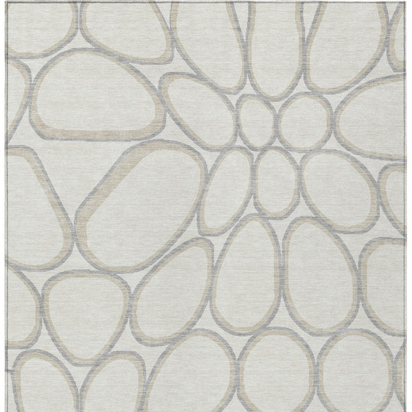 Homeroots 3' Artichoke Green And Ivory Abstract Washable Area Rug For Indoor And Outdoor Use, Durable Design 5' X 8' Polyester 600541