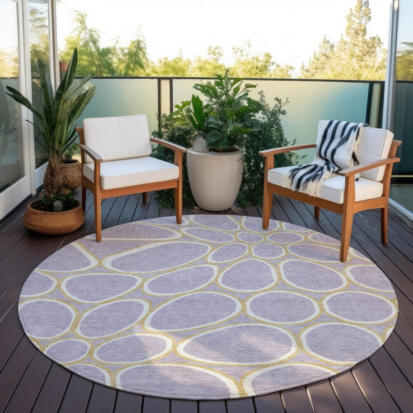 Homeroots 3' Artichoke Green And Ivory Abstract Washable Area Rug For Indoor And Outdoor Use, Durable Design 8' Round Polyester 600548