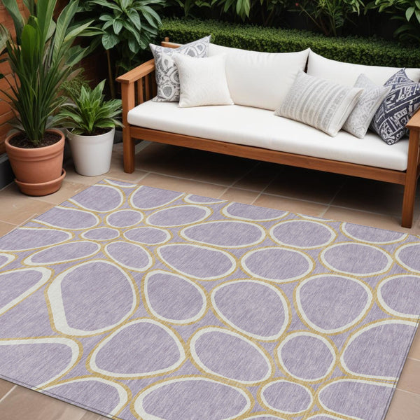 Homeroots 3' Artichoke Green And Ivory Abstract Washable Area Rug For Indoor And Outdoor Use, Durable Design 8' X 10' Polyester 600549