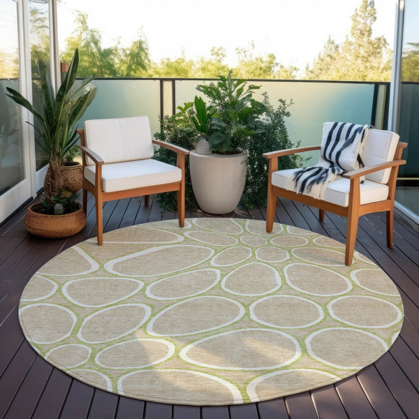 Homeroots 3' Artichoke Green And Ivory Abstract Washable Area Rug For Indoor And Outdoor Use, Durable Design 8' Round Polyester 600566