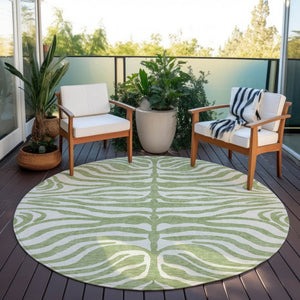 Homeroots 3' Artichoke Green And Ivory Animal Print Washable Area Rug For Indoor Or Outdoor Use, Durable Style 8' Round Polyester 600578
