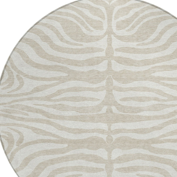 Homeroots 3' Artichoke Green And Ivory Animal Print Washable Area Rug For Indoor Or Outdoor Use, Durable Style 8' Round Polyester 600584